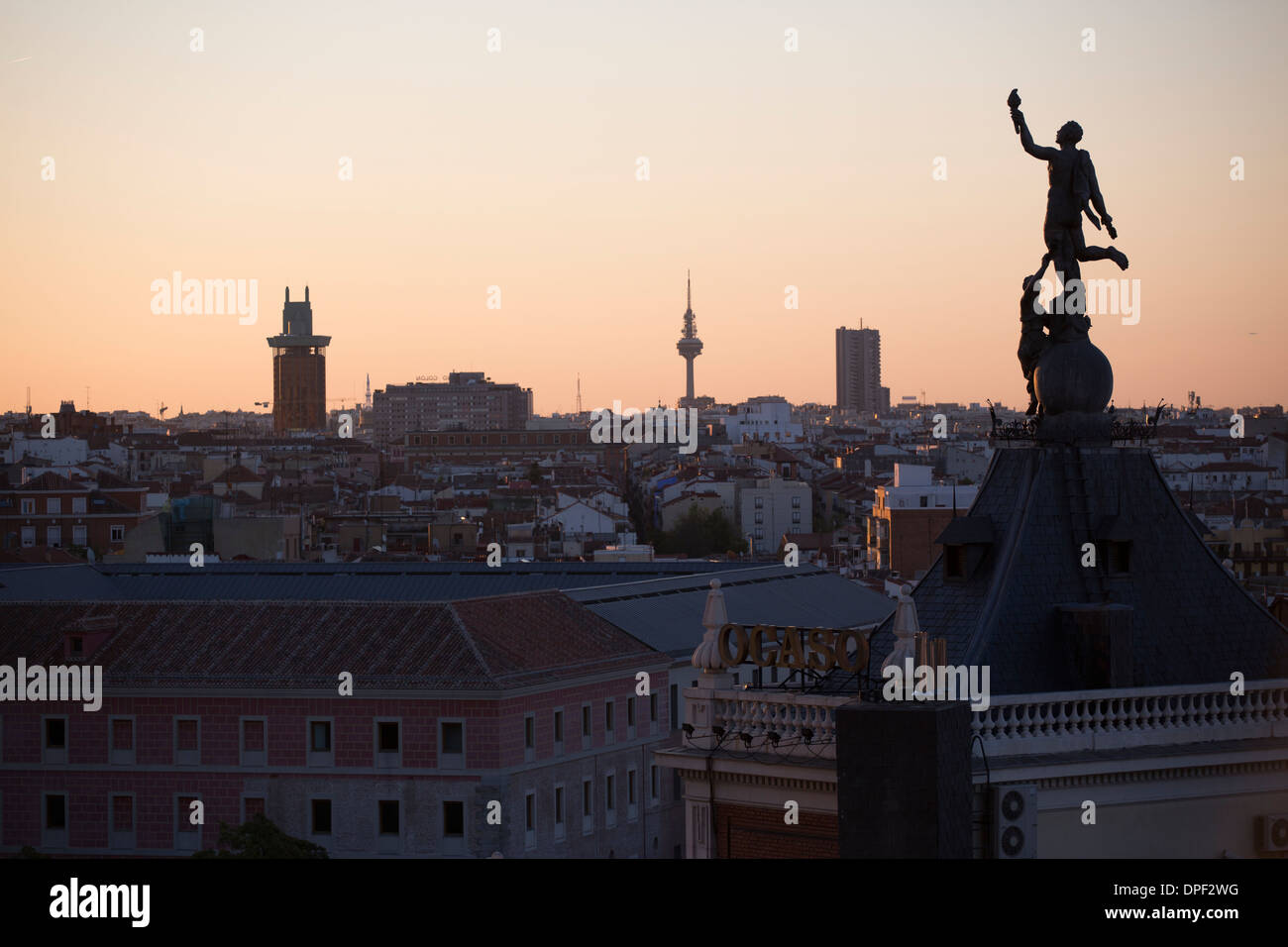 Skyline bei Sonnenaufgang, Madrid, Spanien Stockfoto