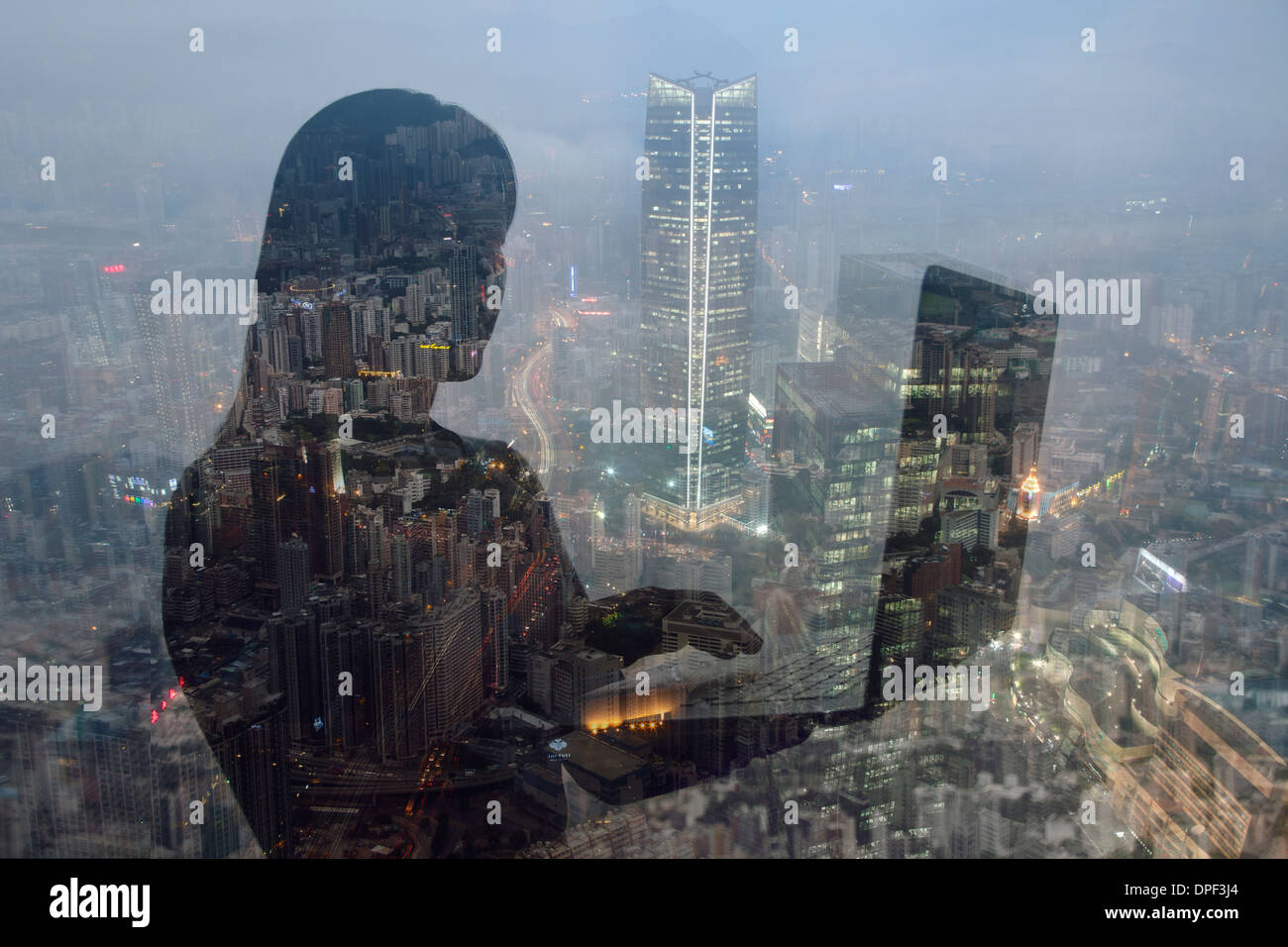 Geschäftsfrau mit Laptop und Hong Kong Stadtbild, zusammengesetztes Bild Stockfoto