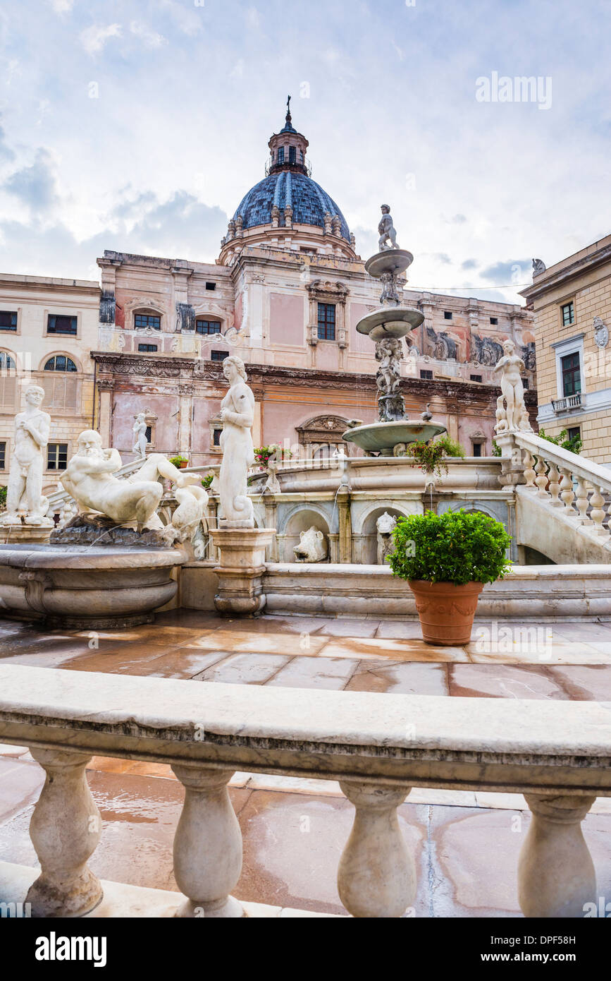 Pretoria-Brunnen (Fontana Pretoria) in Piazza Pretoria (Pretoria Square), Palermo, Sizilien, Italien, Europa Stockfoto