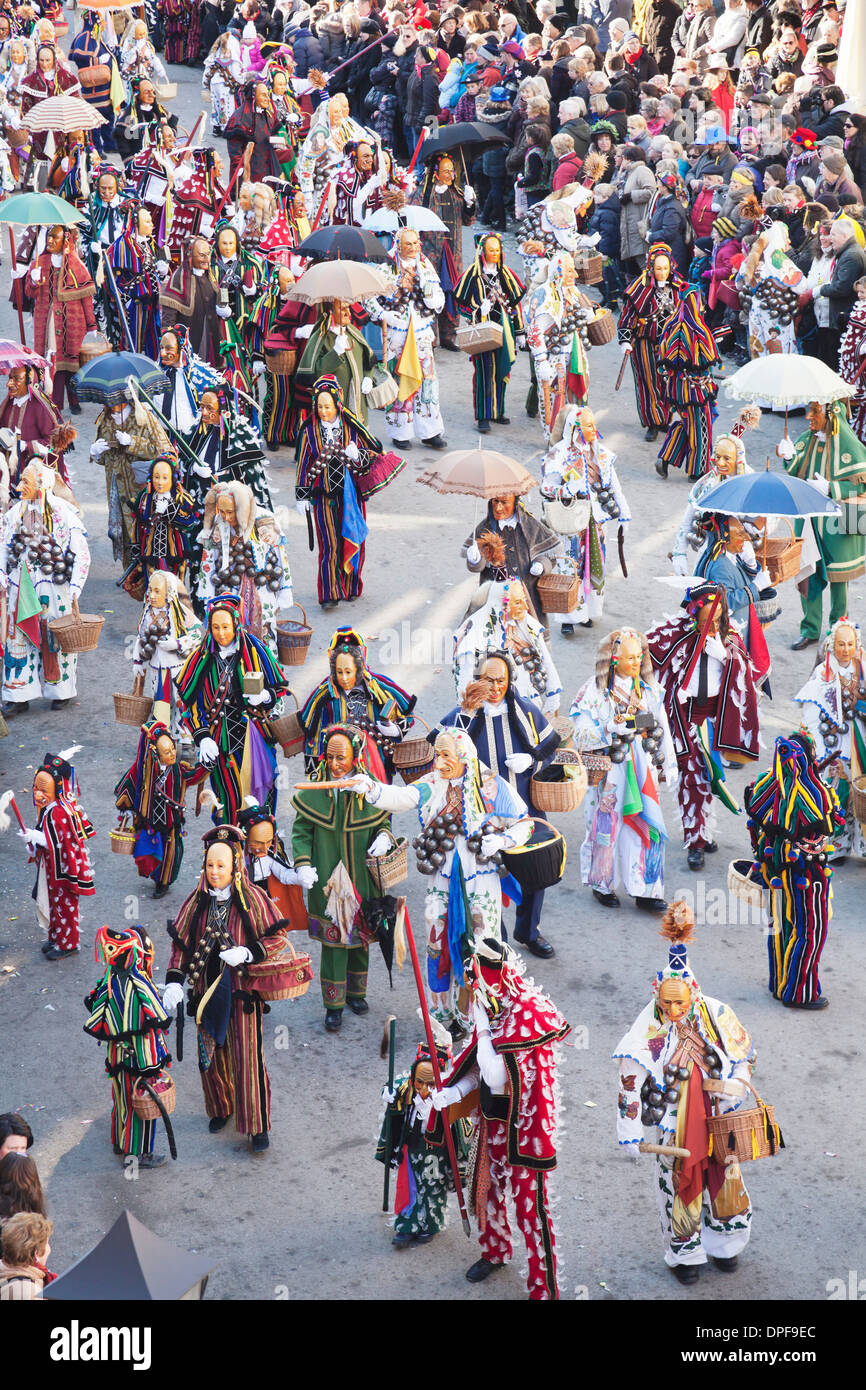 Narrensprung, traditionellen Karneval, Rottweiler Fasnet, Rottweil, Schwarzwald, Baden-Württemberg, Deutschland, Europa Stockfoto