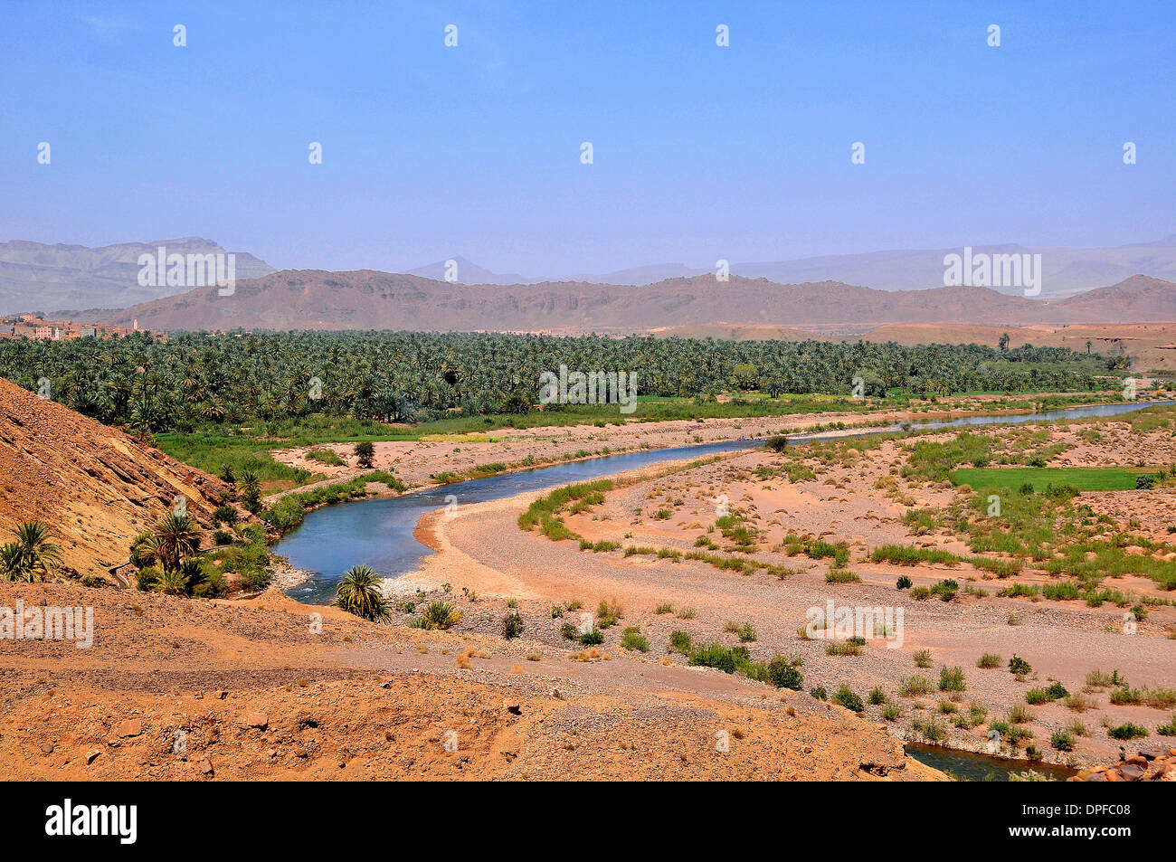 Landschaft der Draa-Tal, südlich von Ouarzazate und Agdz im Süden von Marokko, Nordafrika, Afrika Stockfoto