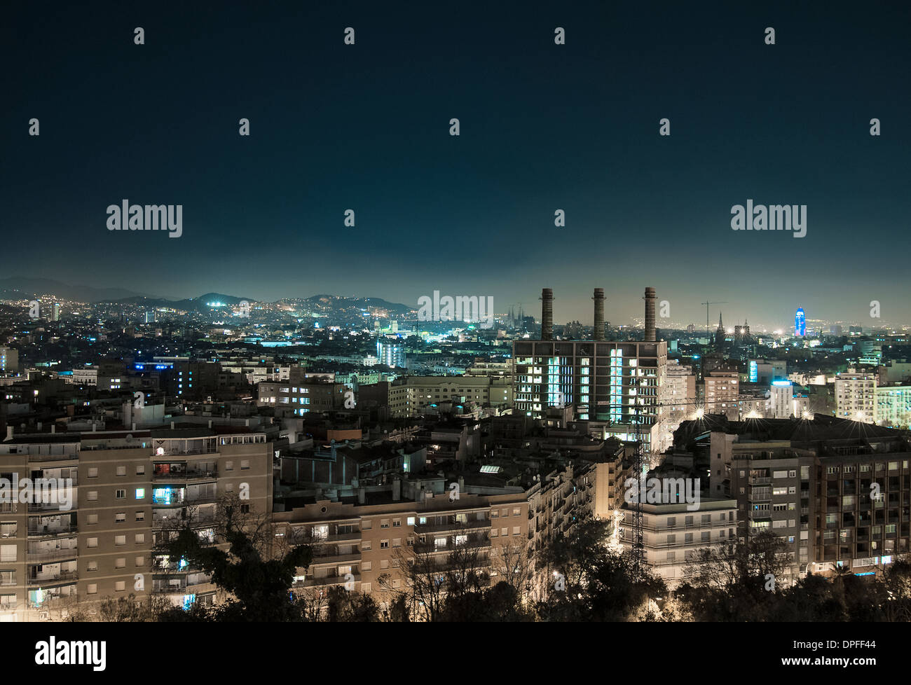Ansicht der Stadt bei Nacht, Barcelona, Spanien Stockfoto