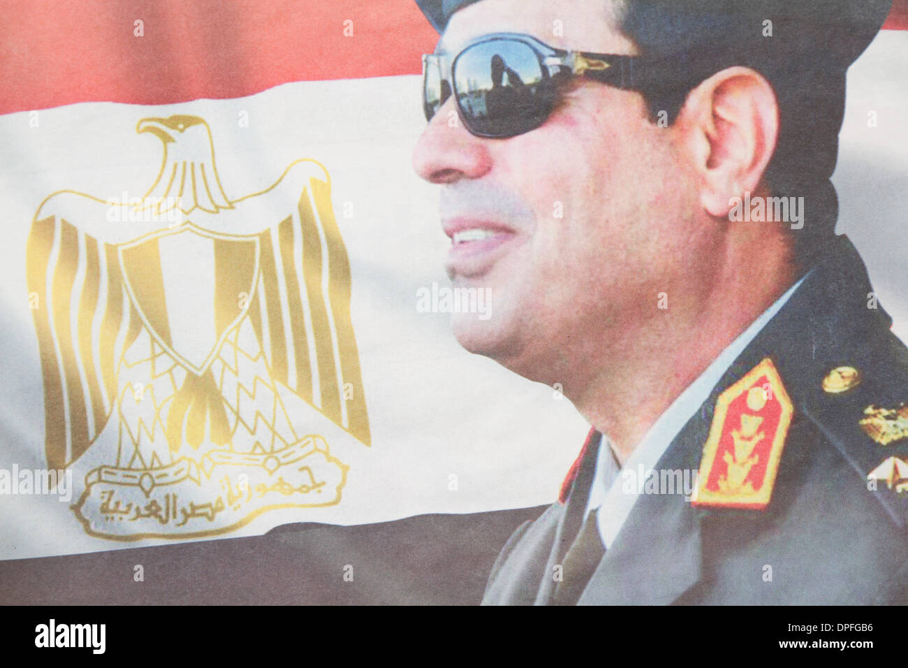 London UK. 14. Januar 2014. Eine Zeitung Titelseite General Sisi Oberbefehlshaber der ägyptischen Streitkräfte spielte einer wichtigen Rolle bei dem Gericht, dass Präsident Morsi verdrängt, wie Ägypter zu den Urnen über eine neue Verfassung Kredit abstimmen gehen: Amer Ghazzal/Alamy Live-Nachrichten Stockfoto