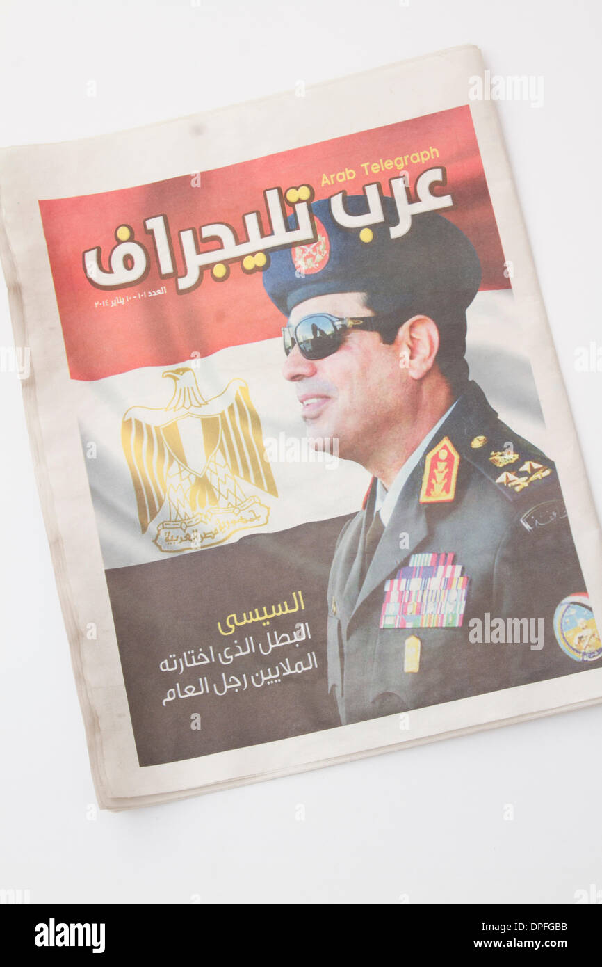 London UK. 14. Januar 2014. Eine Zeitung Titelseite General Sisi Oberbefehlshaber der ägyptischen Streitkräfte spielte einer wichtigen Rolle bei dem Gericht, dass Präsident Morsi verdrängt, wie Ägypter zu den Urnen über eine neue Verfassung Kredit abstimmen gehen: Amer Ghazzal/Alamy Live-Nachrichten Stockfoto