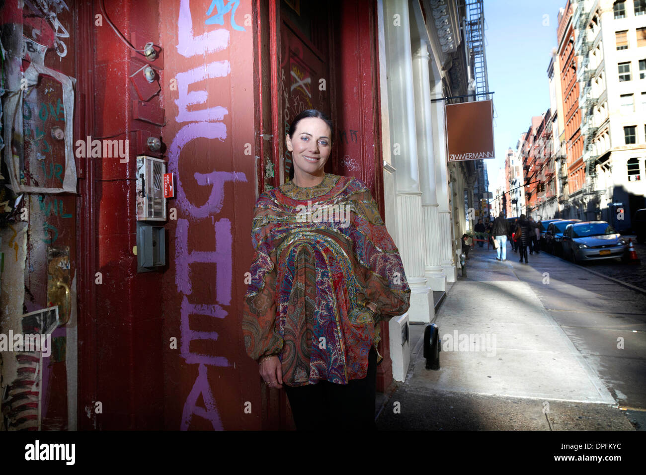 Australische Mode-Designer und Händler Nicky Zimmermann in ihrem New Yorker Outlet. Stockfoto