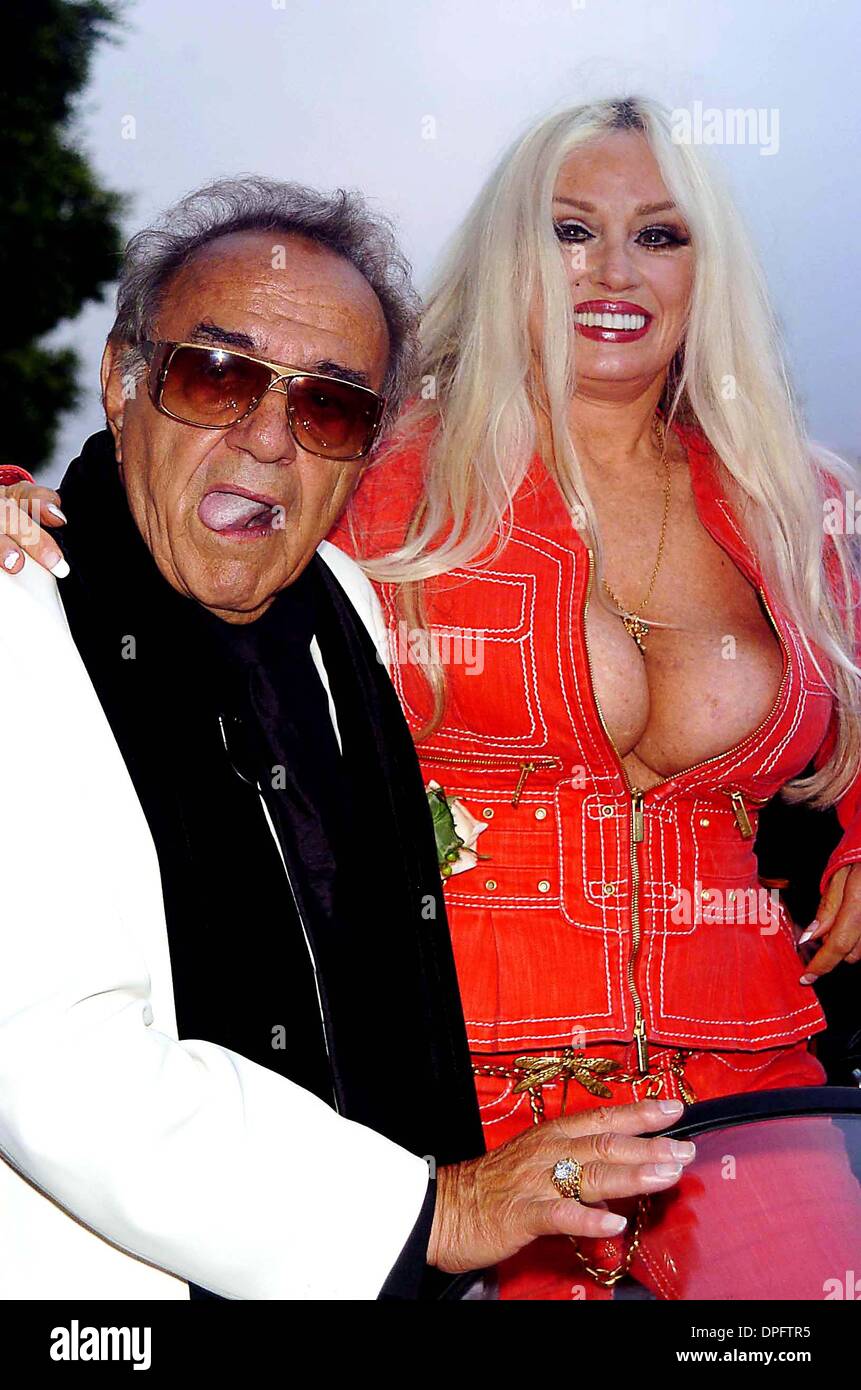 17. Juni 2006 - berühmte New York, New York, USA - HOLLYWOOD Auto Schöpfer GEORGE BARRIS, LIFE ACHIEVEMENT AWARD von Brüdern von BEVERLY HILLS zu erhalten. BRÜDER VON BEVERLY HILLS, BEVERLY HILLS, CA 17.06.2006.   -2006.GEORGE BARRIS UND MAMIE VAN DOREN. K48345JKRON (Kredit-Bild: © John Krondes/Globe Photos/ZUMAPRESS.com) Stockfoto