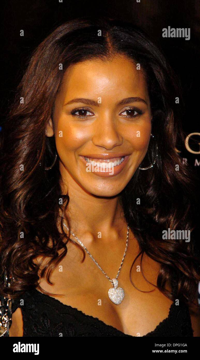 16. Oktober 2006 - New York, New York, USA - DIDDY beherbergt eine schwarze PARTY zur Feier seiner VIBE Magazin-COVER & bevorstehende Veröffentlichung des Albums '' PRESS PLAY''.530 W 28TH STREET, NYC. COPYRIGHT 2006, -JULISSA (WETTE TV)... K50284JKRON (Kredit-Bild: © John Krondes/Globe Photos/ZUMAPRESS.com) Stockfoto