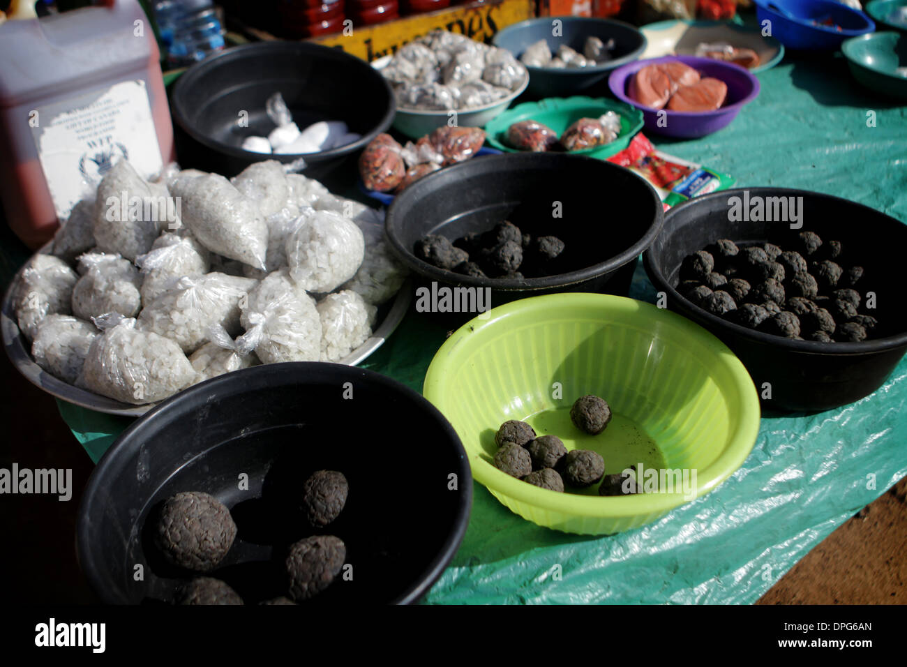Produkte zum Verkauf auf Markt, Accra, Ghana Stockfoto