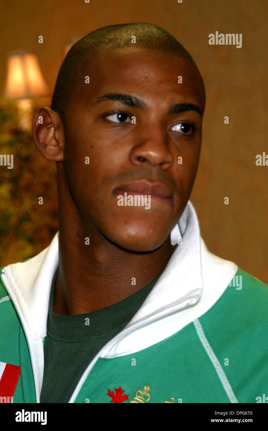 12. Januar 2006 - New York, New York, US - K46412JBU. New York Knicks-Spieler und die Besetzung von "Glory Road'' zu Ehren Martin Luther King Jr. bei McDonalds, NEW YORK New York 12.01.2006. -MEHCAD BROOKS VON DESPERATE HOUSEWIVES. (Kredit-Bild: © Judie Burstein/Globe Photos/ZUMAPRESS.com) Stockfoto