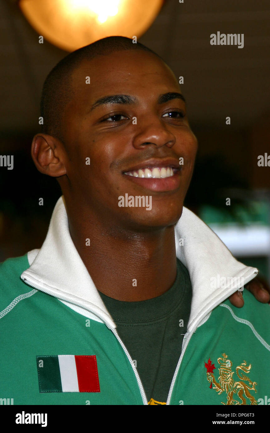 12. Januar 2006 - New York, New York, US - K46412JBU. New York Knicks-Spieler und die Besetzung von "Glory Road'' zu Ehren Martin Luther King Jr. bei McDonalds, NEW YORK New York 12.01.2006. -MEHCAD BROOKS VON DESPERATE HOUSEWIVES. (Kredit-Bild: © Judie Burstein/Globe Photos/ZUMAPRESS.com) Stockfoto