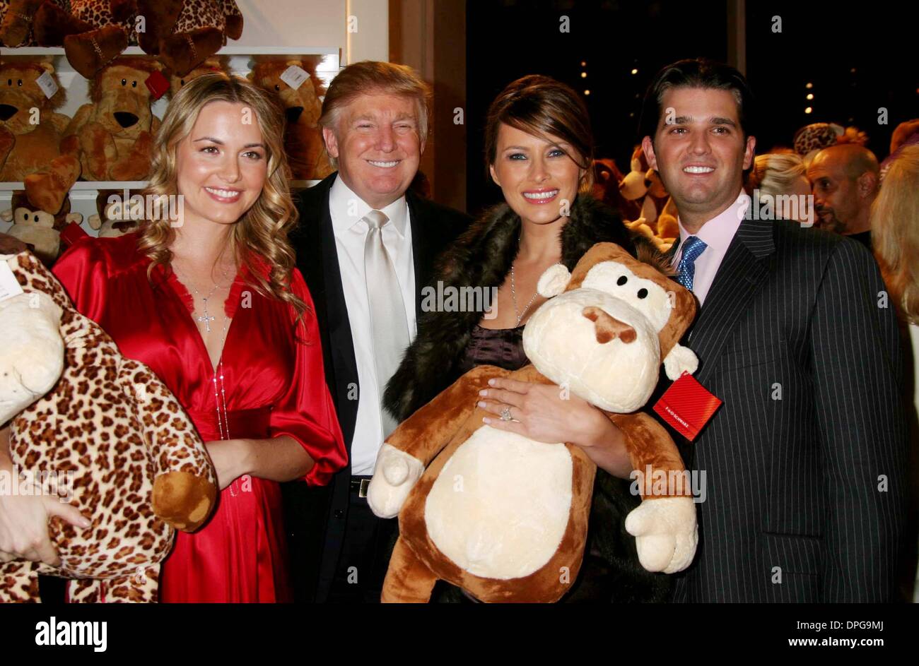 11. Dezember 2006 - New York, New York, US - K51045JBU. Ein Geburtstag Feier für VANESSA & DON TRUMP, JR, SUPPORT OPERATION SMILE bei FAO SCHWARZ, NEW YORK New York 11.12.2006 HOST TRUMP MAG und FAO SCHWARZ. (Kredit-Bild: © Judie Burstein/Globe Photos/ZUMAPRESS.com) Stockfoto