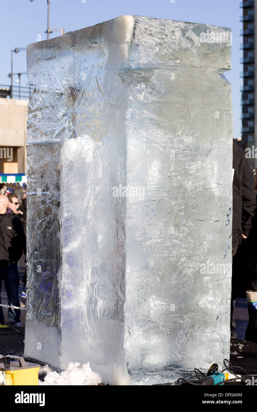 London Ice Sculpting Festival am Canary Wharf "Fabelhafte Mode" Stockfoto