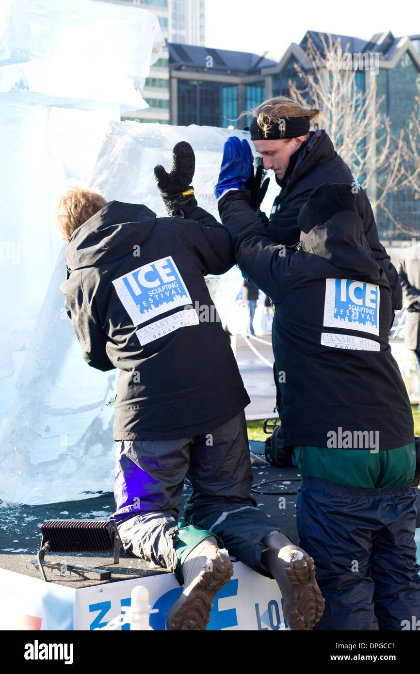 London Ice Sculpting Festival am Canary Wharf "Fabelhafte Mode" Stockfoto
