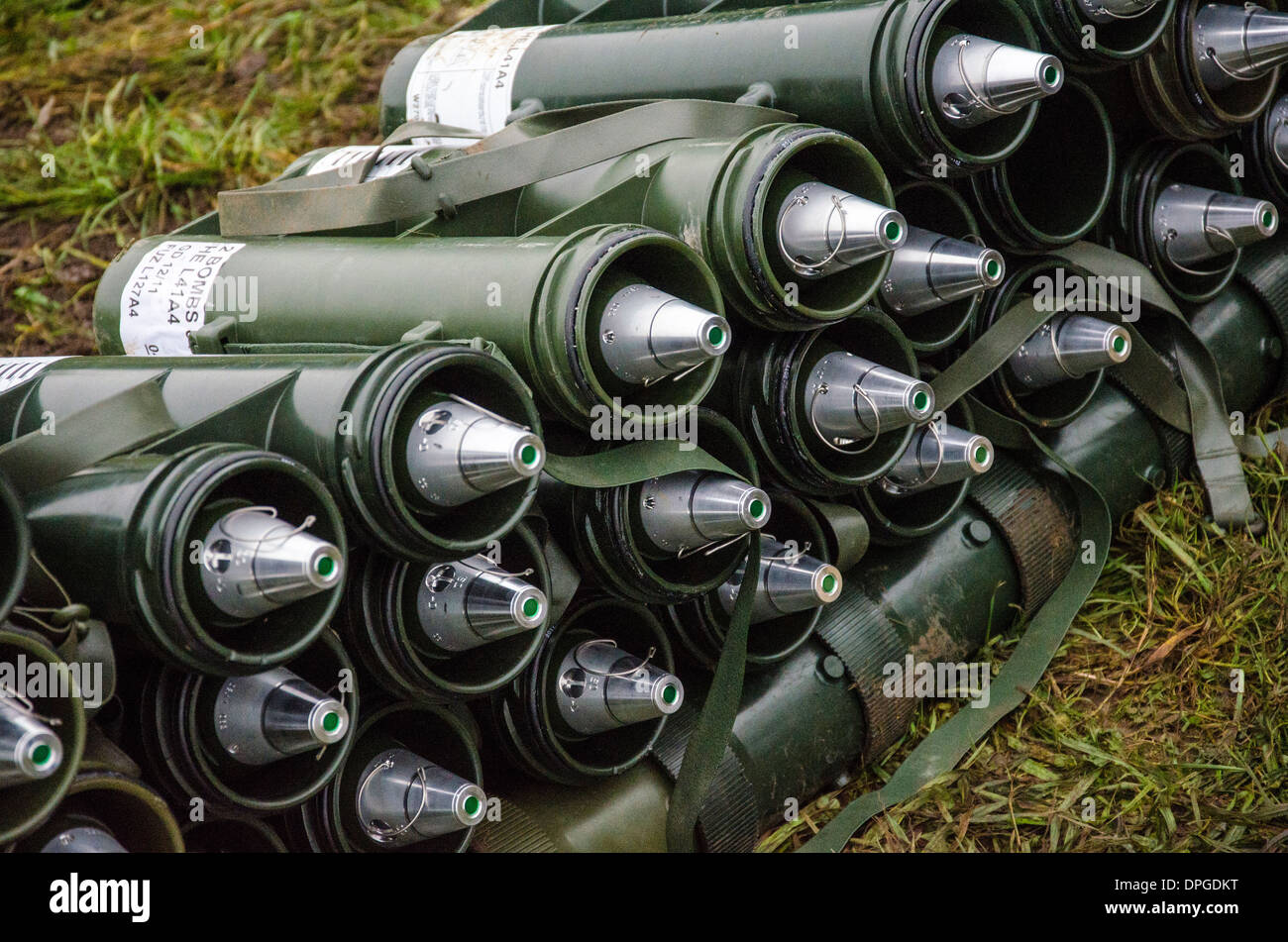 81mm Runden, wp, weißer, Phosphor, Munition Munition Munition Munition Kugeln bombardieren Raketen Schalen, Boxen 81 mm Mörser runden Stockfoto