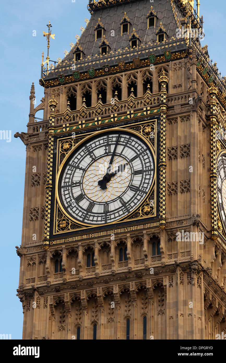 Das Ziffernblatt der großen Uhr (Big Ben), Elizabeth Turm, Palast von  Westminster, London, England, UK Stockfotografie - Alamy