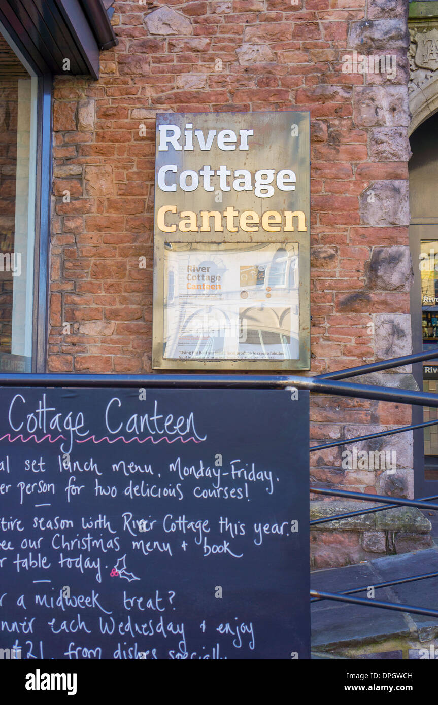 River Cottage Restaurant Bristol City White Damen Straße Stockfoto