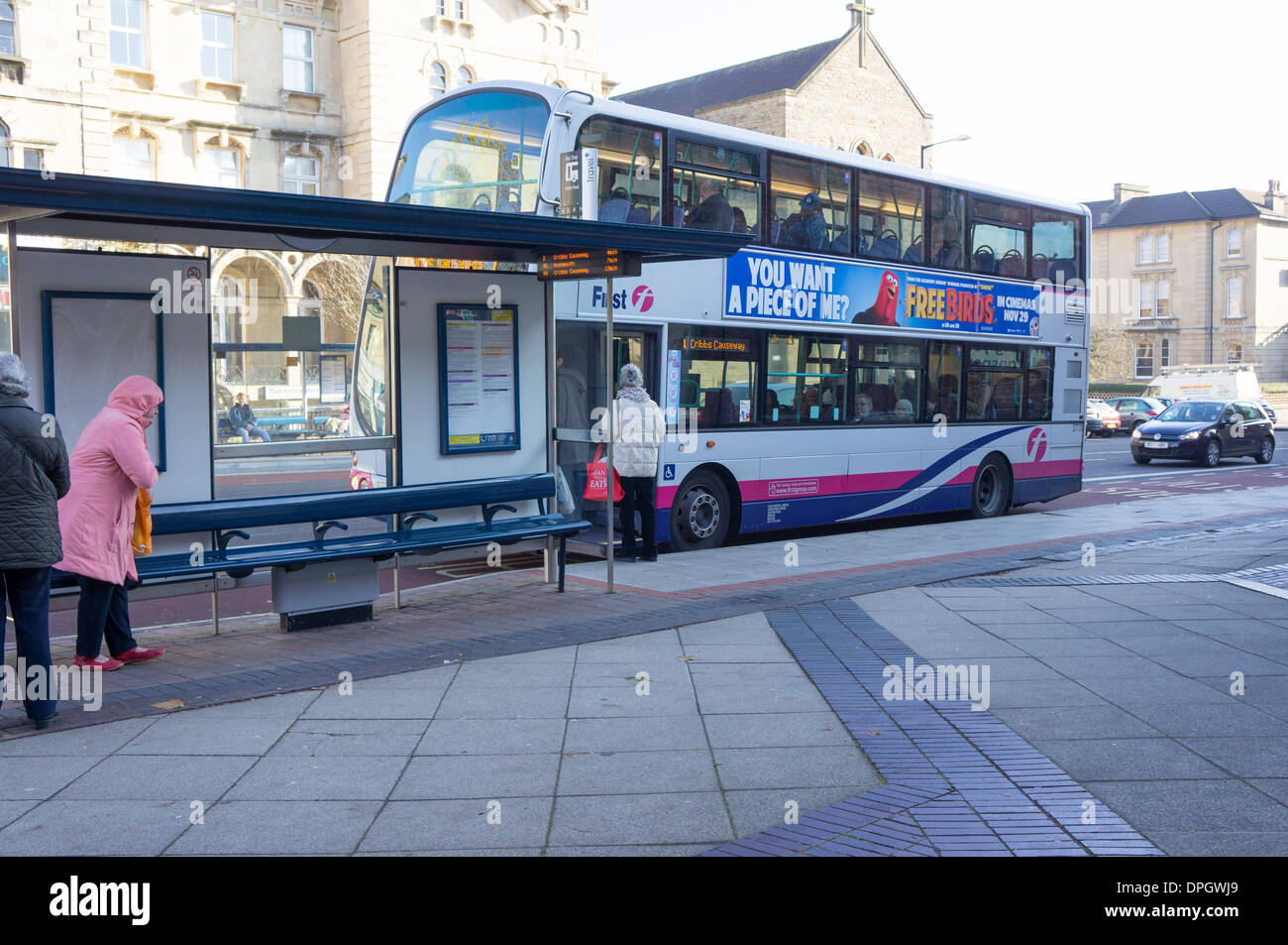 Menschen Bushaltestelle Bristol Stadtzentrum Stockfoto
