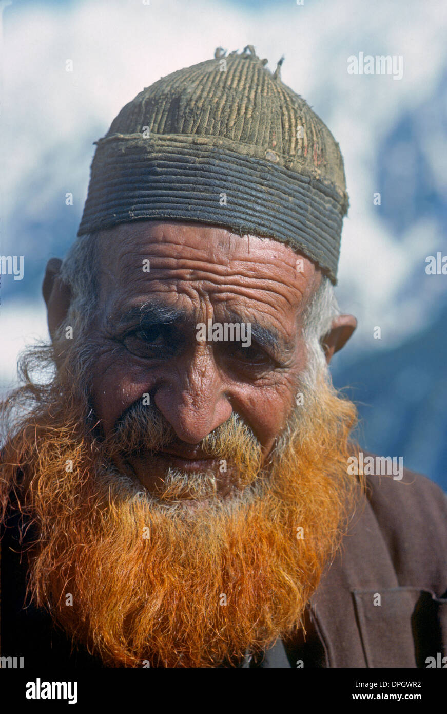 Porträt des alten Mannes mit roten Bart Kohistan Pakistan Stockfoto