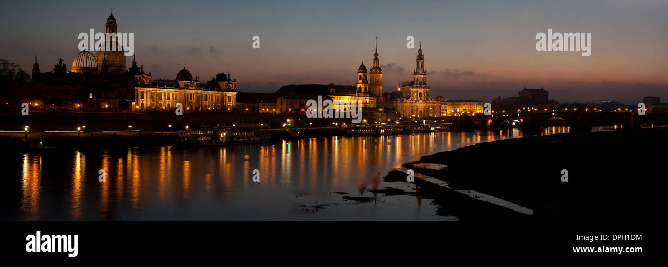 Nach Sonnenuntergang. Altstadt, Dresden, Deutschland. Stockfoto