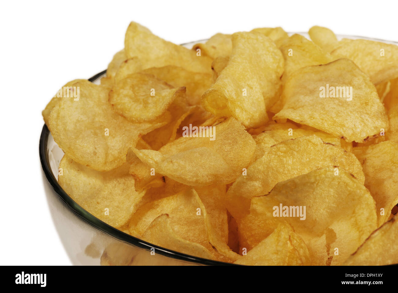 Kartoffel-Chips in eine Glasschüssel Stockfoto