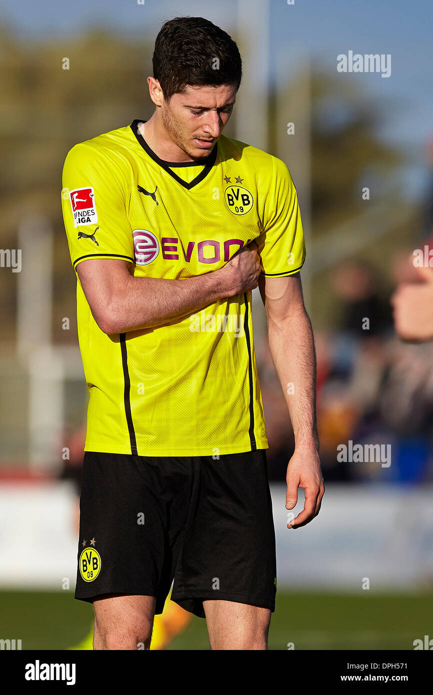 San Pedro del Pinatar, Spanien. 14. Januar 2014. Nach vorne Robert Lewandowski Gesten während das Freundschaftsspiel zwischen Borussia Dortmund und VFL Bochum in der Pinatar Arena, Alicante Credit: Action Plus Sport/Alamy Live News Stockfoto
