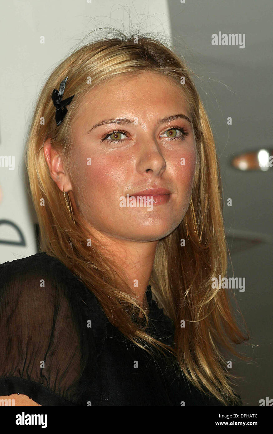 22. August 2006 - New York, New York, US - K49375ML. MARIA SHARAPOVA erscheint bei BLOOMINGDALE'S, einen Beitrag zur MARIA SHARAPOVA Stiftung aus der TAG HEUR WATCH COMPANY zu akzeptieren und zu fördern, neue Zeitmesser THIER, AQUARCER, NEW YORK NewYork 22.08.2006.  -MARIA SHARAPOVA(Credit Image: © Mitchell Levy/Globe Photos/ZUMAPRESS.com) Stockfoto