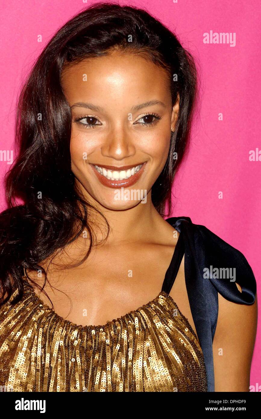 23. Mai 2006 - New York, New York, US - K48071ML. Emporio Armani und Vanity Fair hosten kostenlos Arts NYC jährliche Kunstauktion nutzen... 23.05.2006. / 2006.SELITA EBANKS. (Kredit-Bild: © Mitchell Levy/Globe Photos/ZUMAPRESS.com) Stockfoto