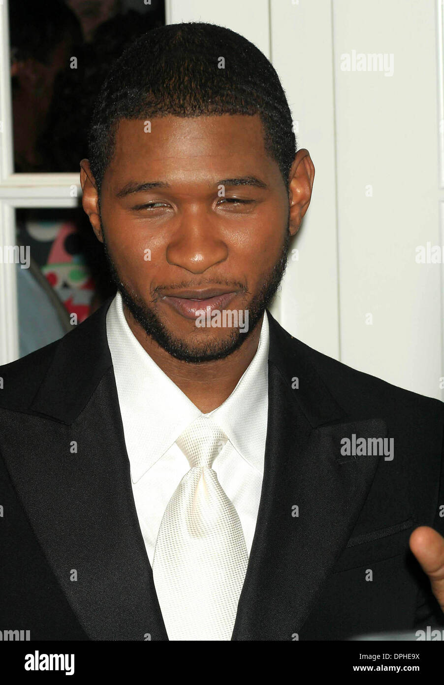 24. August 2006 - New York, New York, US - K49374ML. USHER ist '' Willkommen bei BROADWAY PARTY'' - äußere Ankünfte NIKKI BEACH MIDTOWN - NEW YORK-New York - 22.08.06.  -2006.USHER (Kredit-Bild: © Mitchell Levy/Globe Photos/ZUMAPRESS.com) Stockfoto