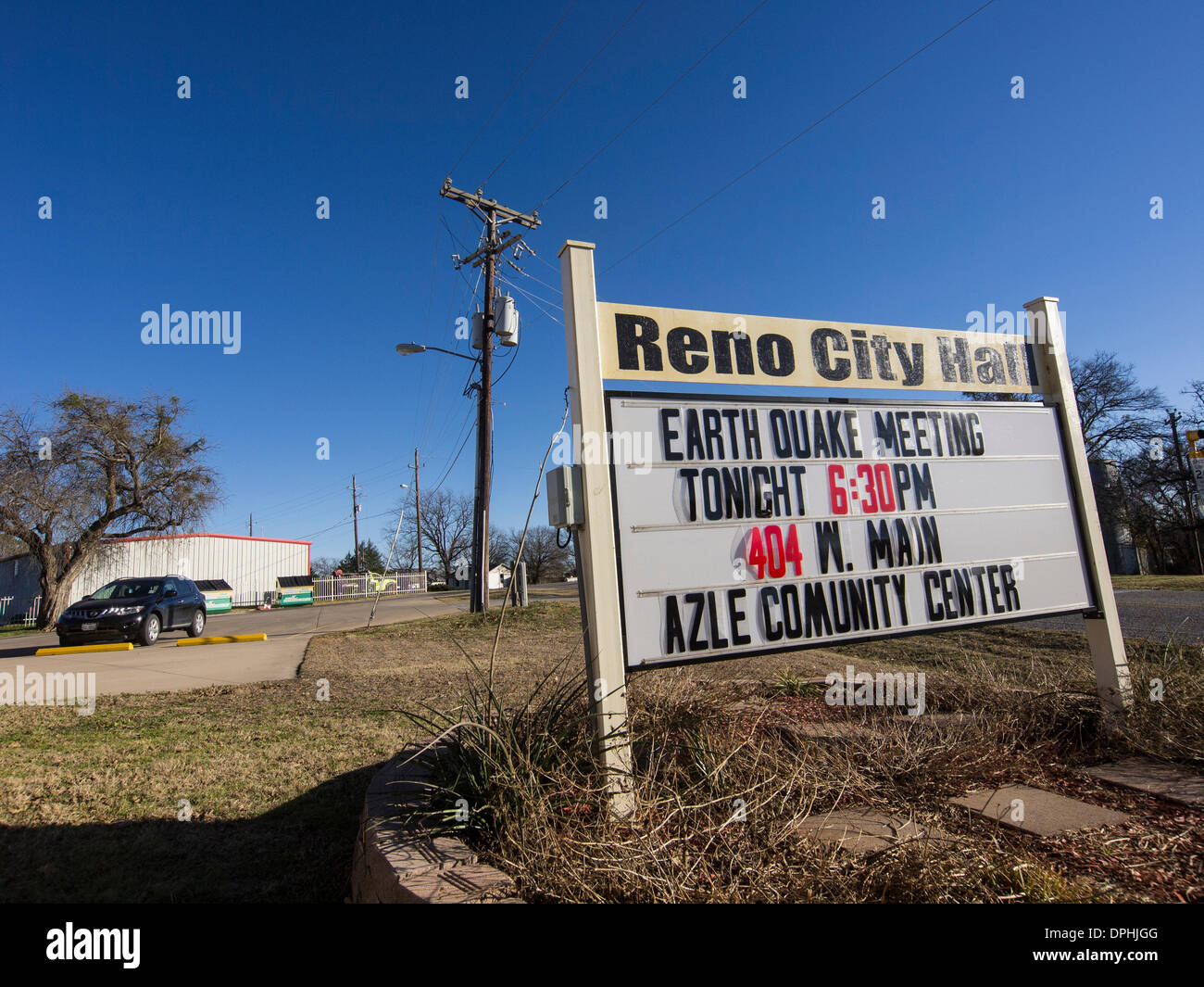 Azle, Texas, USA. 13. Januar 2014. Vor dem Rathaus in Reno, Texas werden Bewohner daran erinnert, kommen Sie zu treffen und zu vereinen. Organisatoren wollen treffen Staatsbeamte in Austin und die Ölindustrie zugeben, 32 jüngsten Beben zu verursachen. Bildnachweis: J. G. Domke/Alamy Live-Nachrichten Stockfoto