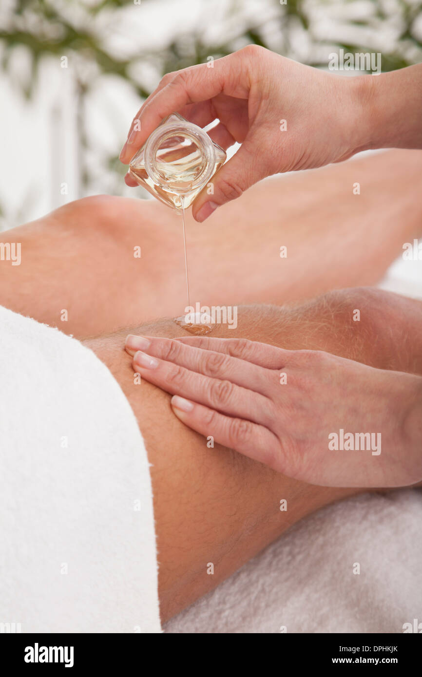 Mann, an die Massage, Nahaufnahme Stockfoto