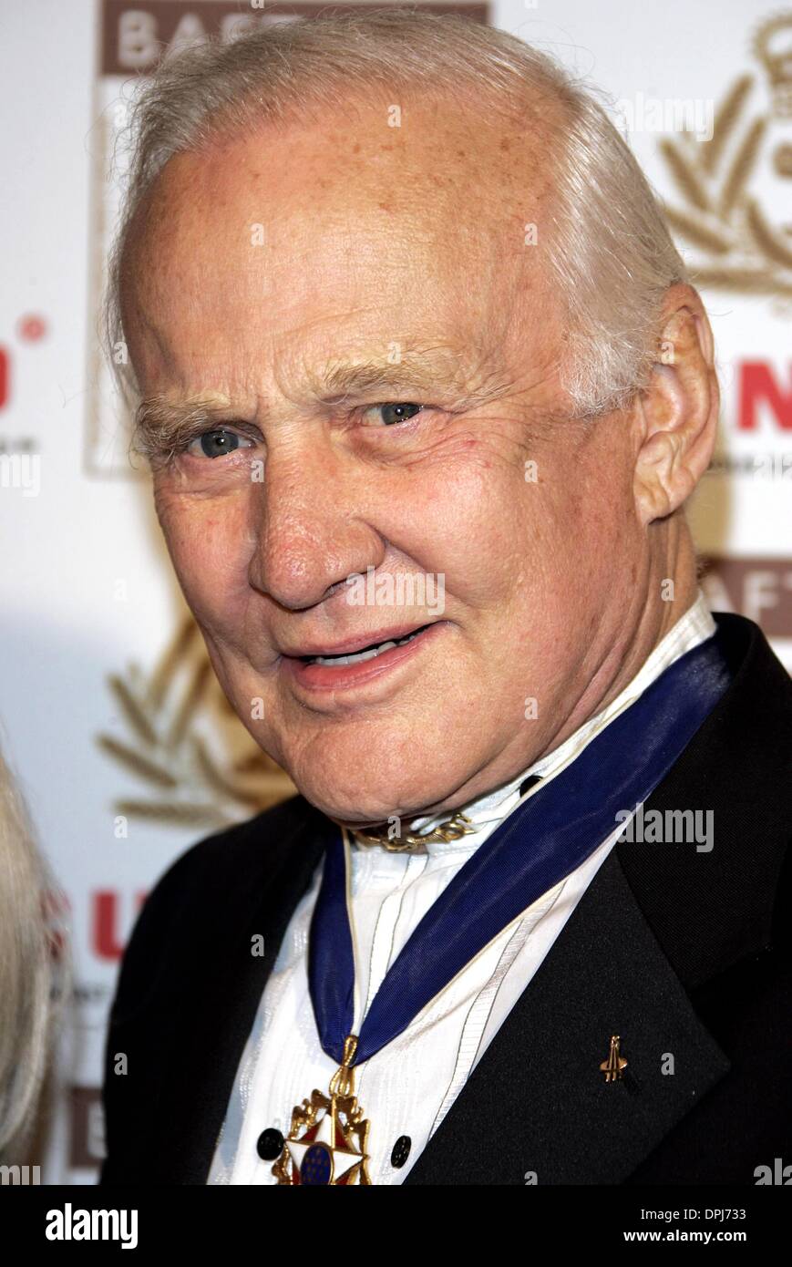 27. Dezember 2006 - BUZZ Los Angeles, Kalifornien, USA - ALDRIN. ASTRONAUT. 2006 BAFTA/LA CUNARD BRITANNIA AWARDS. Jahrhundert Los Angeles, LOS ANGELES, Kalifornien, USA.02 November 2006.LAS75580. K51177. CREDIT: (Kredit-Bild: © Globe Photos/ZUMAPRESS.com) Stockfoto