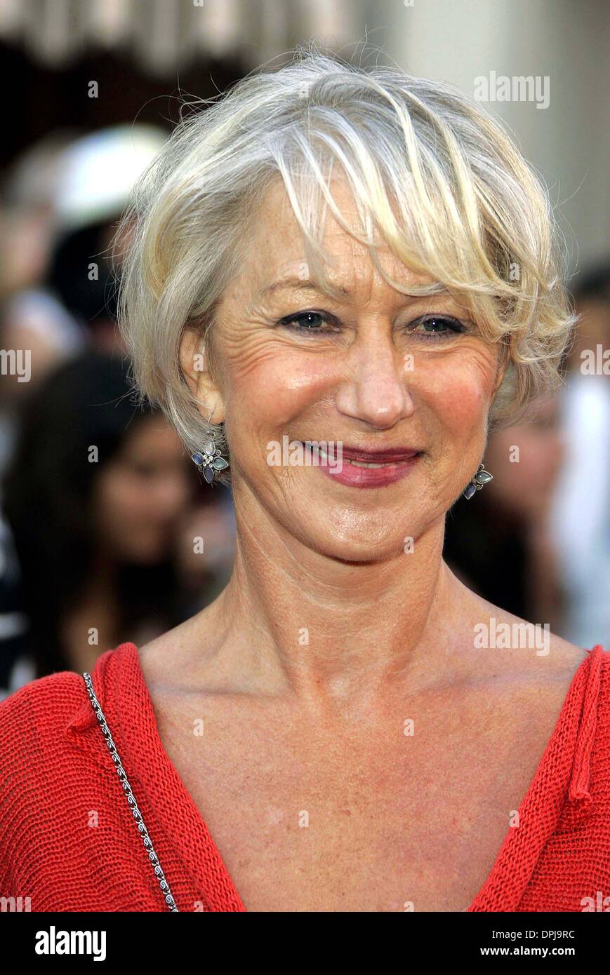 2. November 2006 - Disneyland, LOS ANGELES, USA - HELEN MIRREN.  SCHAUSPIELERIN. PIRATES OF THE CARIBBEAN: DEAD MANS BRUST, WELTPREMIERE.  DISNEYLAND, LOS ANGELES, USA.24 Juni 2006.LAS74823. K50644. Kredit  (Kredit-Bild: © Globe Photos/ZUMAPRESS.com