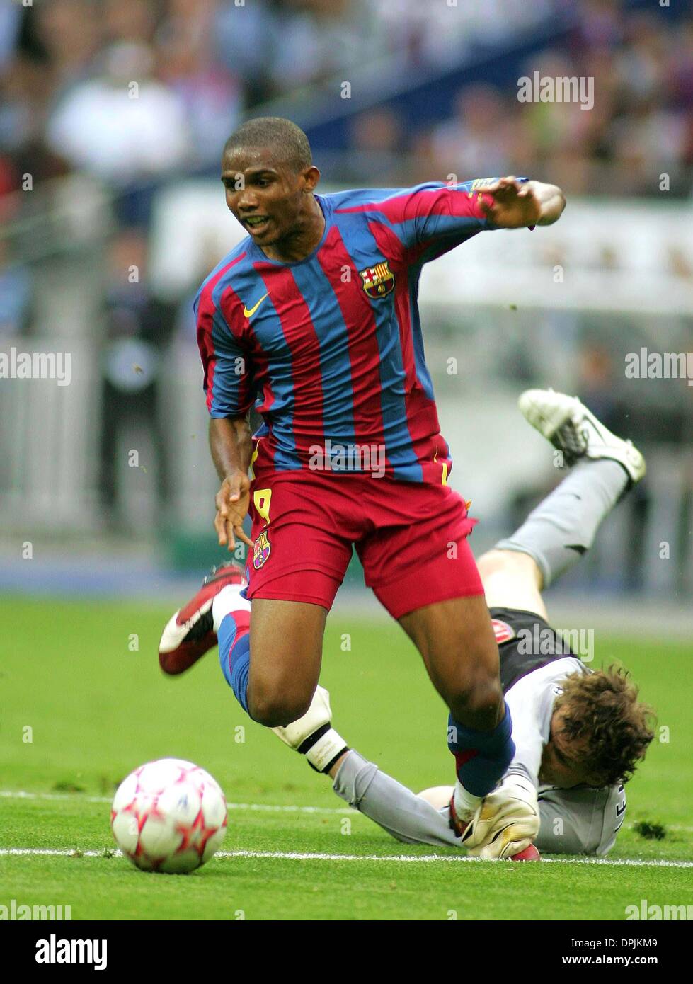 17. Mai 2006 - Stade De France, PARIS, Frankreich - SAMUEL Eto & JENS LEHMANN.2006 CHAMPIONS LEAGUE BARCELONA VS. ARSENAL. PARIS FRANKREICH 17.05.2006. MICHAEL MAYHEW - - 2006.K47922. (Kredit-Bild: © Globe Photos/ZUMAPRESS.com) Stockfoto