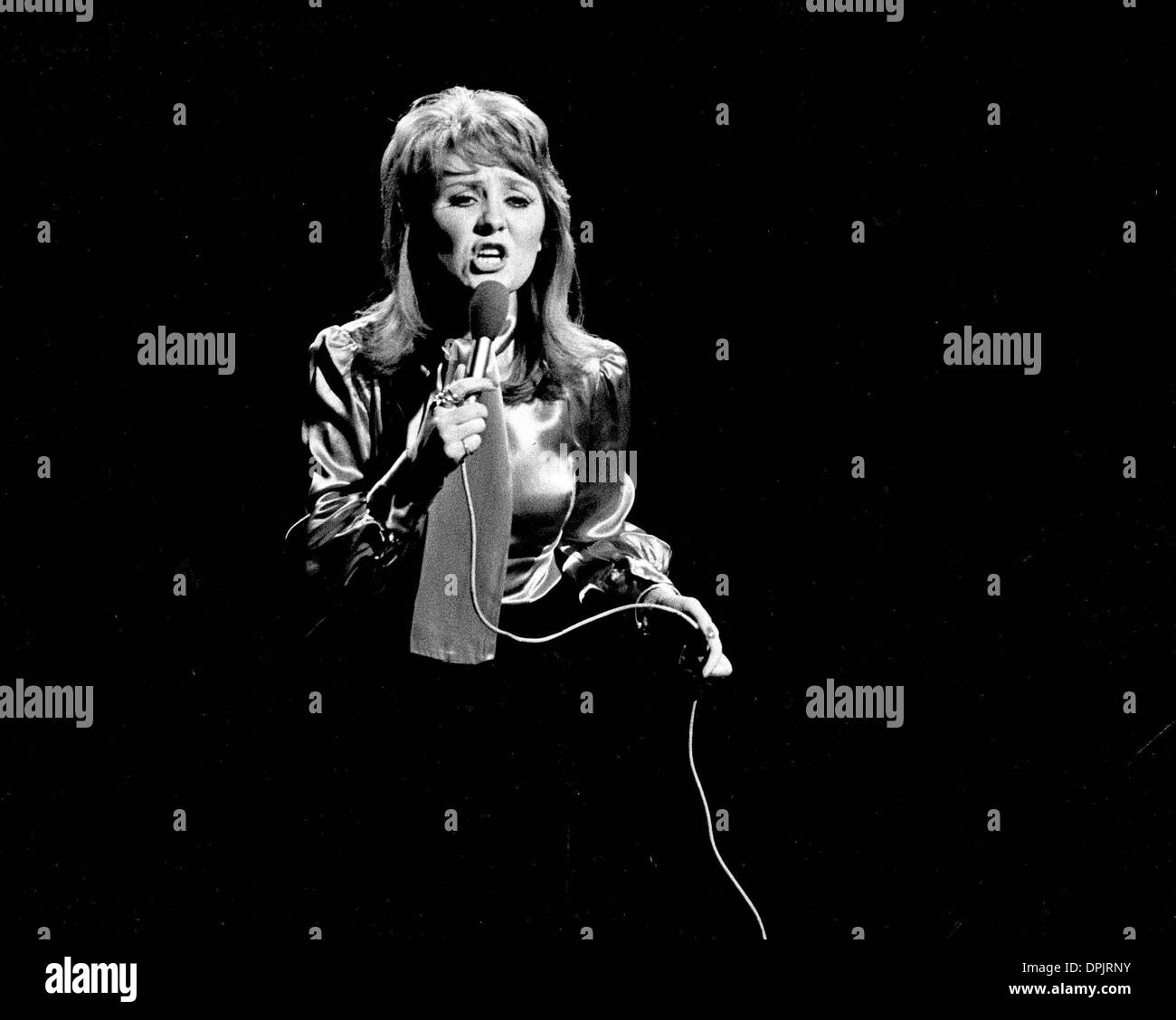 14. Juli 2006 - LULU auf '' TOP OF POPS'' 1971. ANDRE CSILLAG-ARALDO DI FROLLALANZA-(Kredit-Bild: © Globe Photos/ZUMAPRESS.com) Stockfoto