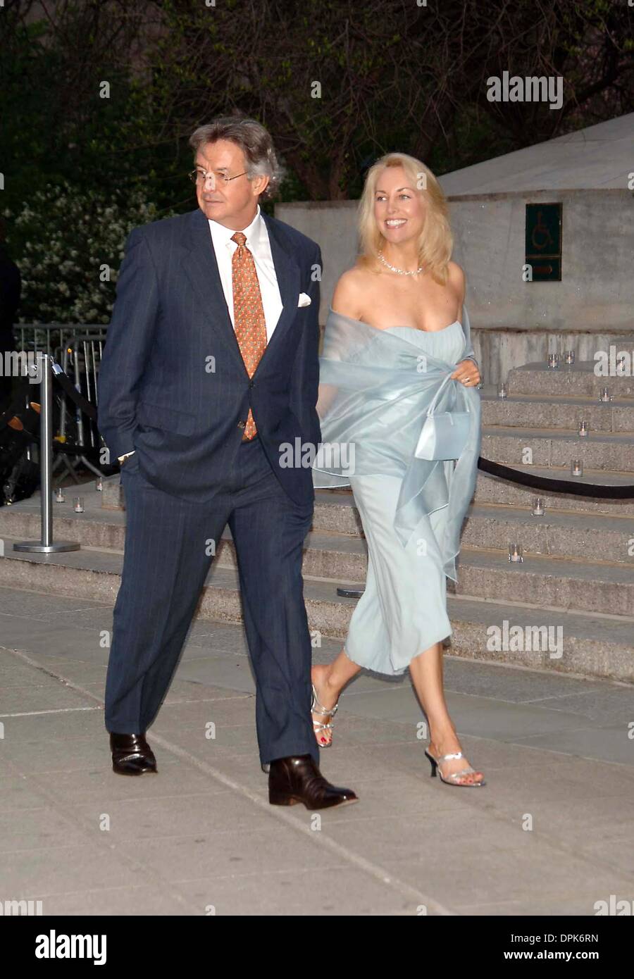 27. April 2006 - New York, New York, USA - K47625AR. Vanity Fair Party, The Tribeca Film Festival zu feiern. Die staatliche oberste Courthouse, New York City 04-26-2006.JOE WILSON und VALERIE PLAME. ANDREA RENAULT-(Kredit-Bild: © Globe Photos/ZUMAPRESS.com) Stockfoto