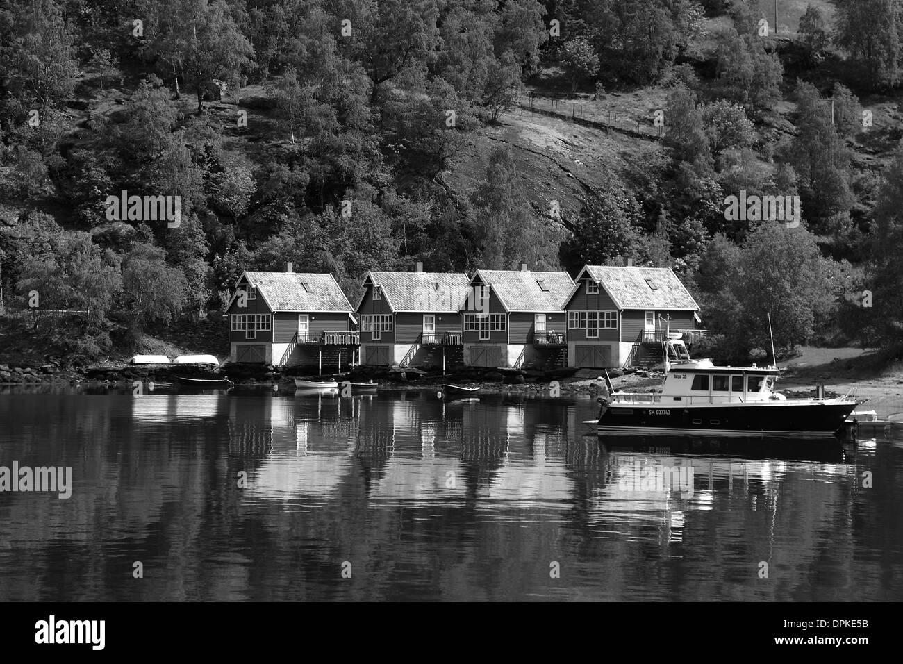 Häuserzeile im Hafen von Flåm Stadt, Aurlandsfjorden Fjord, Sogn Og Fjordane Region von Norwegen, Skandinavien, Europa. Stockfoto