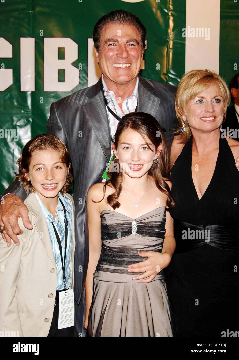 24. August 2006 - hat New York, New York, USA - unbesiegbar von Walt Disney Productions am 23. August 2006 seine Weltpremiere im Ziegfeld Theater in Manhattan...  Andrea Renault / K49367AR (Kredit-Bild: © Globe Photos/ZUMAPRESS.com) Stockfoto