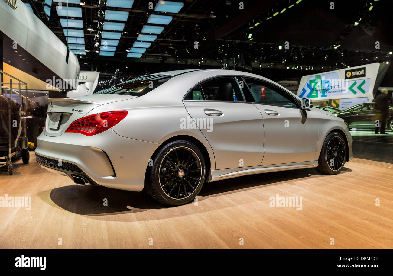 Detroit, Michigan, USA. 13. Januar 2014. North American International Auto Show Mercedes-Benz CLA-Klasse auf dem Display an 2014 Detroit Auto Show Credit: Joseph Heroun/Alamy Live News Stockfoto