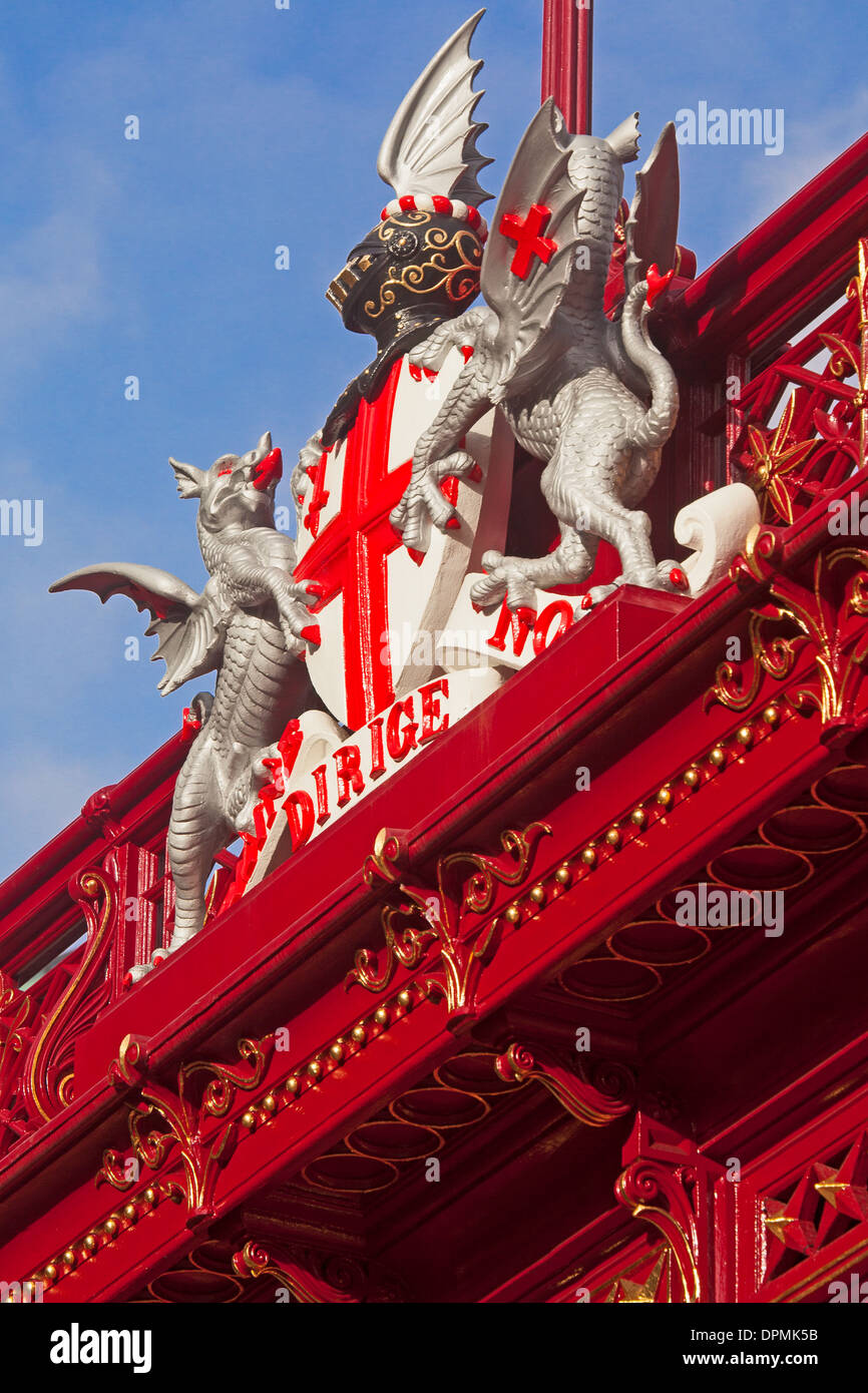 Der Londoner Holborn Viaduct der Stadt Wappen auf der Brüstung Stockfoto