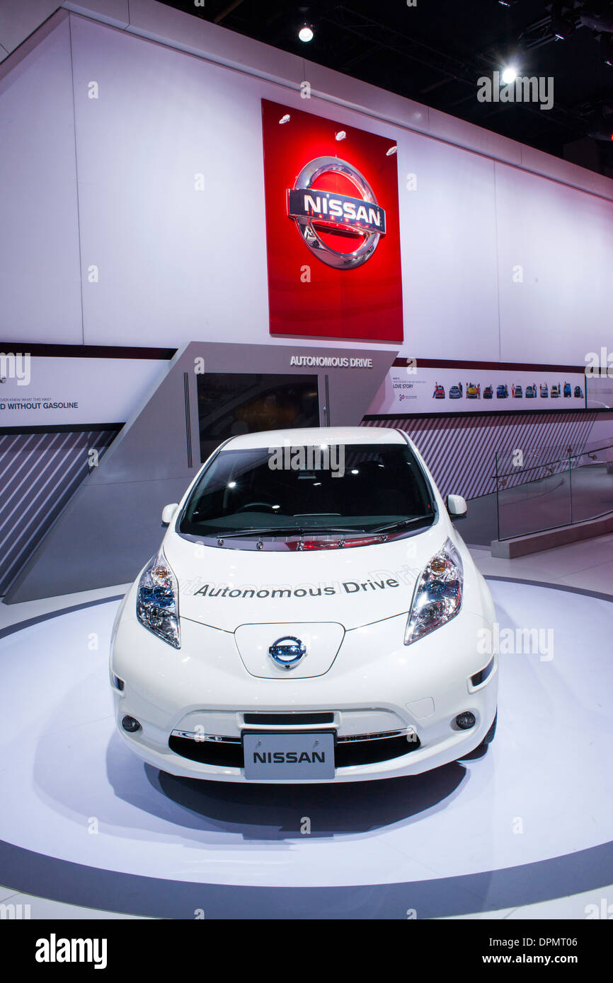 Ein Nissan Leaf ausgestattet als ein autonomes Fahrzeug auf dem Display auf der North American International Auto Show. Stockfoto