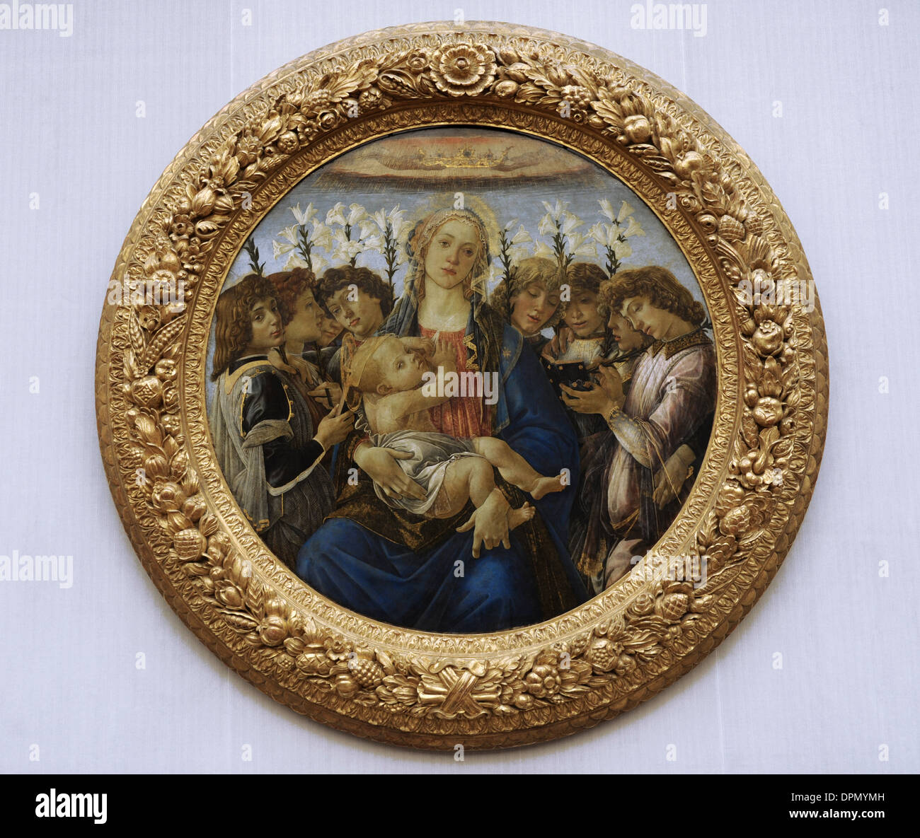 Sandro Botticelli (1445-1510). Italienischer Maler. Jungfrau Maria mit Kind und Engel singen, 1477. Stockfoto