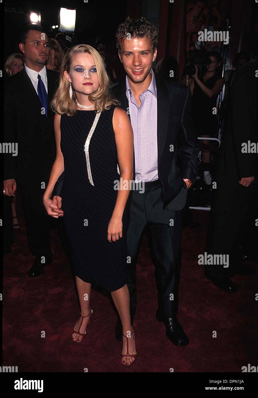 10 Marz 2006 Reese Witherspoon Mit Ryan Phillippe 54 Premiere In Hollywood Kalifornien 08 24 1998 K13083lr Lisa Rose Kredit Bild C Globe Photos Zumapress Com Stockfotografie Alamy