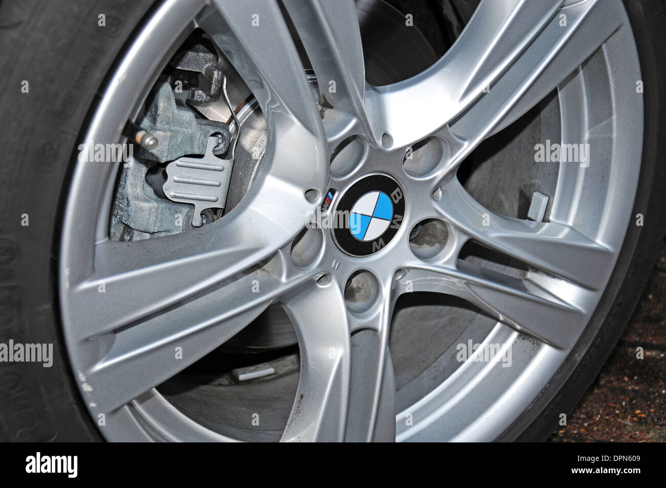 BMW X 1 M Sport Leichtmetallrad detail Stockfoto