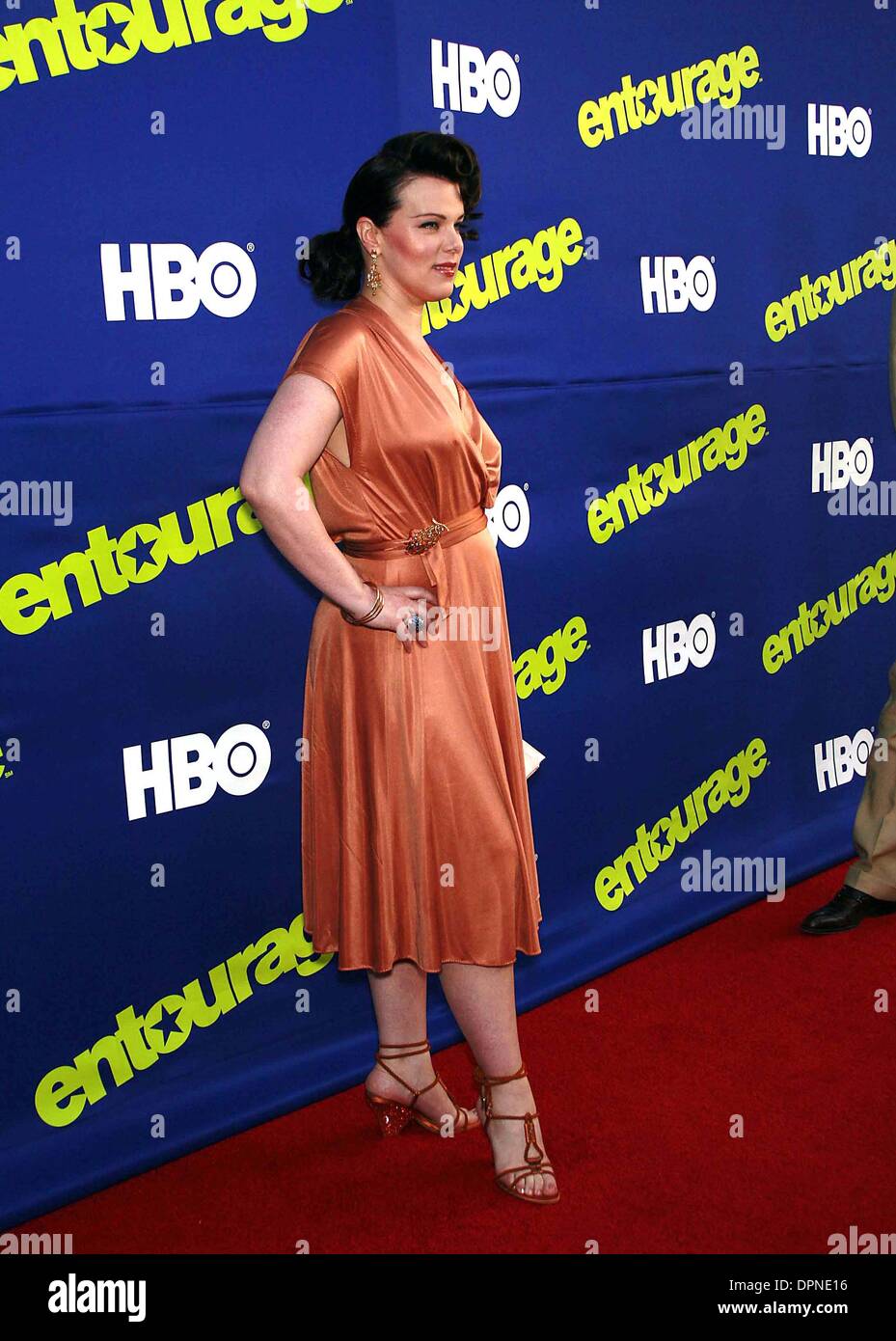 1. Juni 2006 - Hollywood, Kalifornien, USA - DEBI MAZAR-. ENTOURAGE HBO PREMIERE-. CINERAMA DOME, HOLLYWOOD, KALIFORNIEN -.06-01-2006-. NINA PROMMER / 2006.K48153NP. (Kredit-Bild: © Globe Photos/ZUMAPRESS.com) Stockfoto