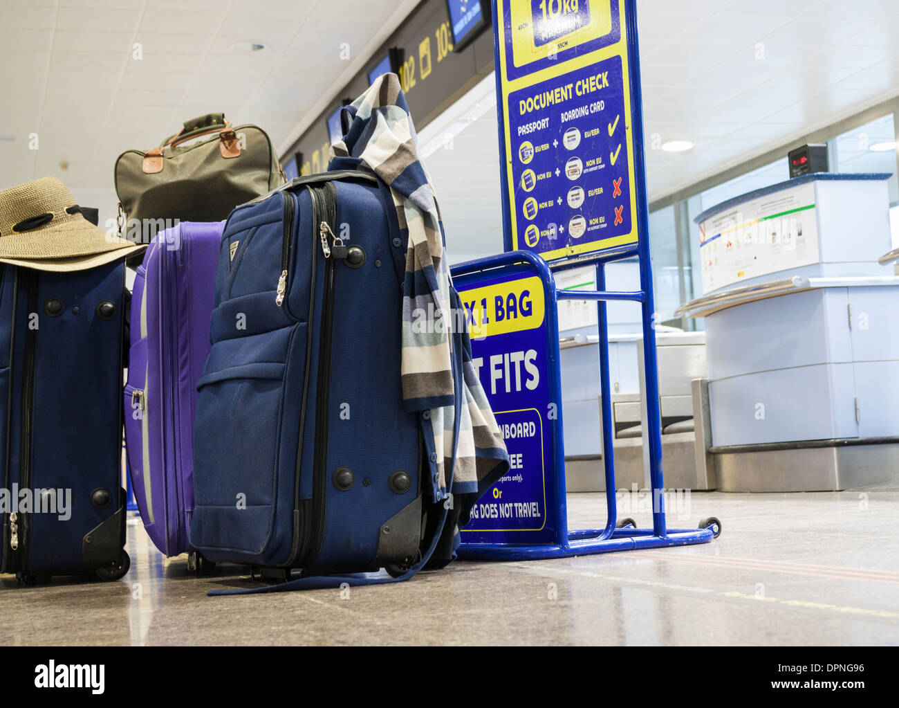 Gepäck bei Ryanair Check-in Stockfoto