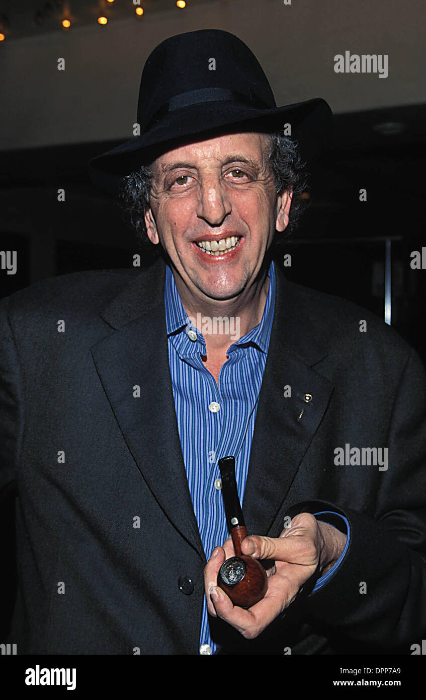 27. Dezember 2005 - K23757TR. UNABHÄNGIGER SPIRIT AWARDS AUF DER EL RAY THEATER LA CA.01-08-2001. TOM RODRIGUEZ-2001.VINCENT SCHIAVELLI. VINCENTSCHIAVELLIRETRO (Kredit-Bild: © Globe Photos/ZUMAPRESS.com) Stockfoto