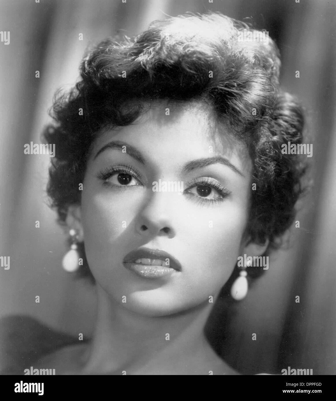 12 April 2006 Rita Moreno Spielt Eine Madchen Das Sowohl Die Welt Der Phantasie Und Der Welt Der Wirklichkeit In Chrysler Corporation Thrillinng Climax Geschichte Nimmt Das Chinesische Spiel