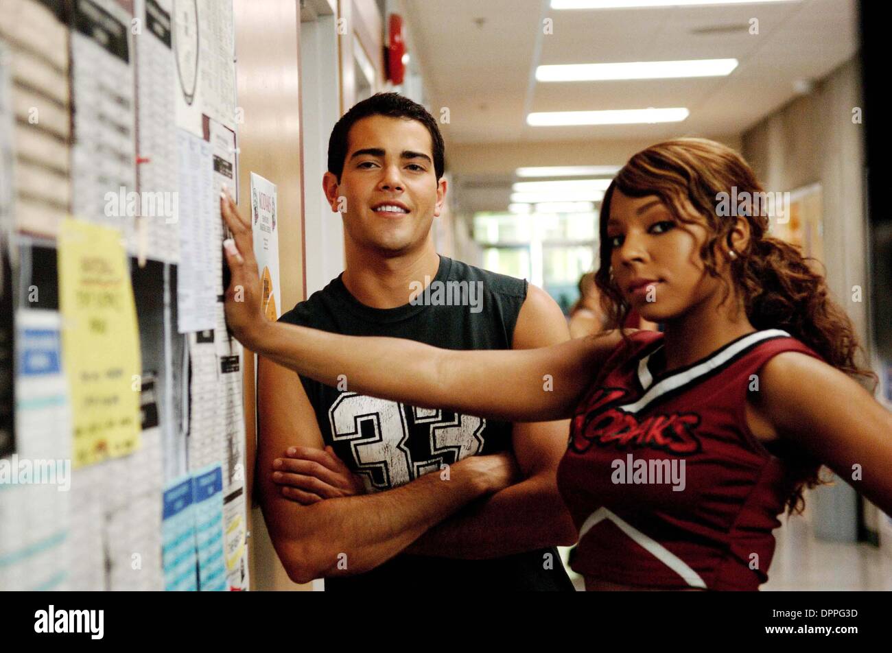 25. Juni 2006 - K49140ES. JOHN TUCKER MUST DIE. TV-FILM NOCH. GELIEFERT von 2006.John Tucker (Jesse Metcalfee) genießt seine Zeit mit seiner Freundin Cheerleader, Heather (Ashanti) (Credit-Bild: © Globe Photos/ZUMAPRESS.com) Stockfoto