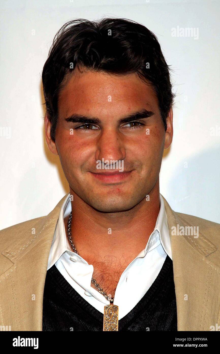 27. August 2006 - K49411ML. GLAM SLAM ' 06 STARTEN DIE US TENNIS OPEN, CROBAR, NEW YORK CITY 25.08.2006. MITCHELL LEVY-2006.ROGER FEDERER (Kredit-Bild: © Globe Photos/ZUMAPRESS.com) Stockfoto