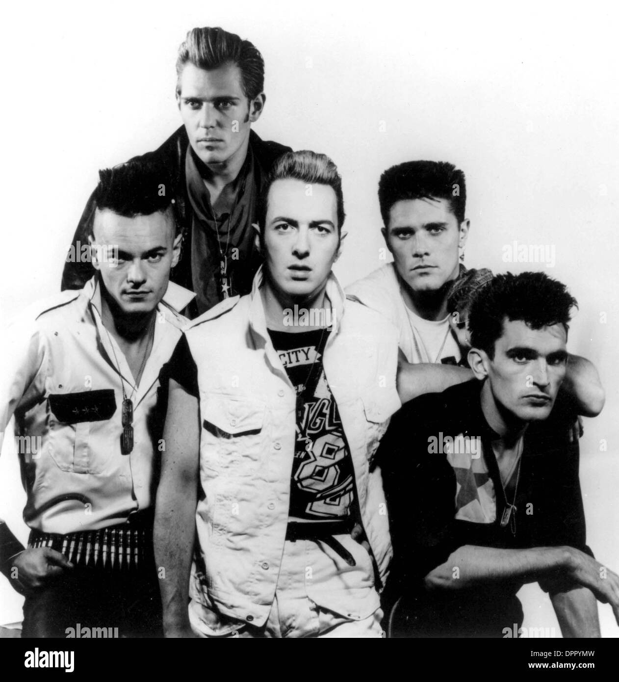 27. November 2006 - THE CLASH. GELIEFERT VON SMP-VINCE WHITE, PAUL SIMONON, JOE STRUMMER, PETE HOWARD, NICK SHEPPARD. (Kredit-Bild: © Globe Photos/ZUMAPRESS.com) Stockfoto